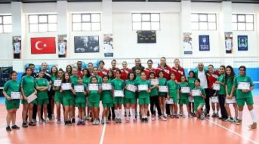 B&uuml;y&uuml;kşehir Kış Spor Okullarında Sertifika Heyecanı