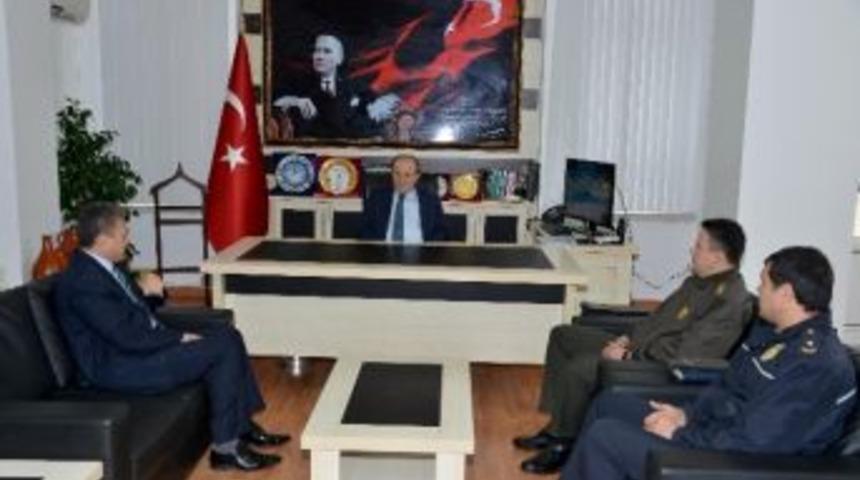 Vali &Ouml;zt&uuml;rk &Ccedil;alışma Ziyaretlerine Devam Ediyor