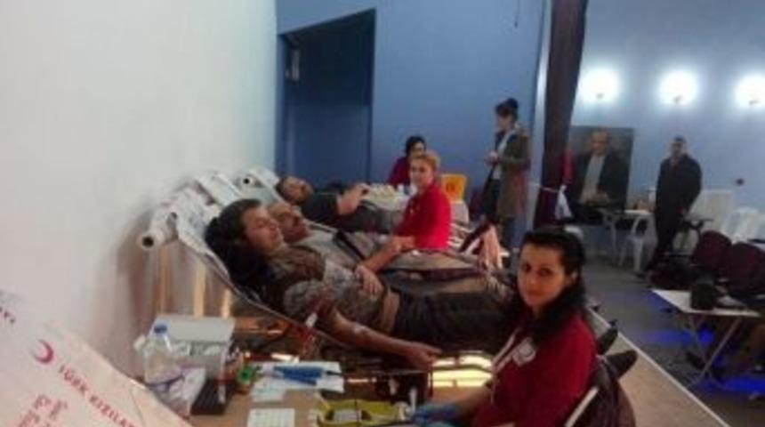 Kdz. Ereğli&rsquo;de &Ouml;ğrenci Ve Veliler Kan Bağışında Bulundu