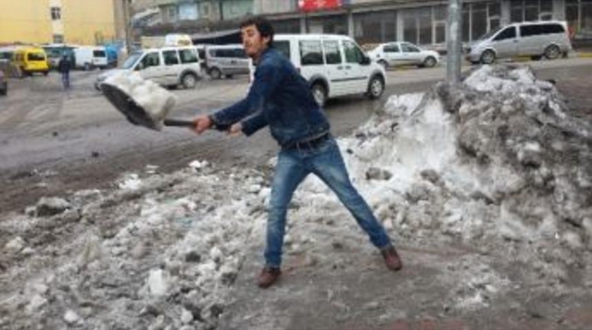 Şırnak&rsquo;ta Son Kar K&uuml;tleleri Temizlendi