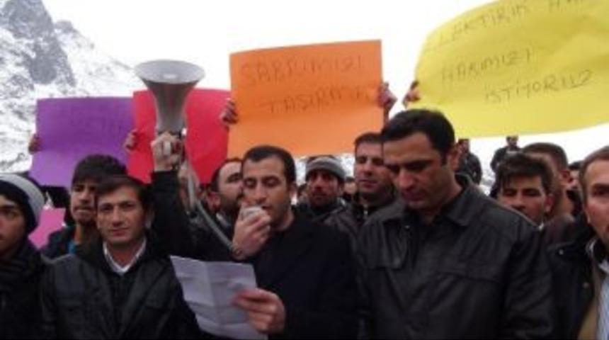 Vatandaşlardan Elektrik Kesintilerine Tepki