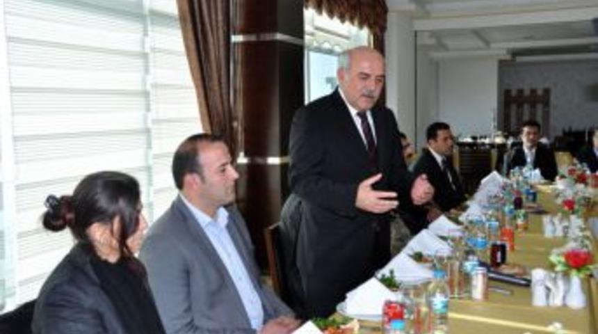 Vali Hasan İpek, İl Genel Meclisi &Uuml;yeleriyle Bir Araya Geldi
