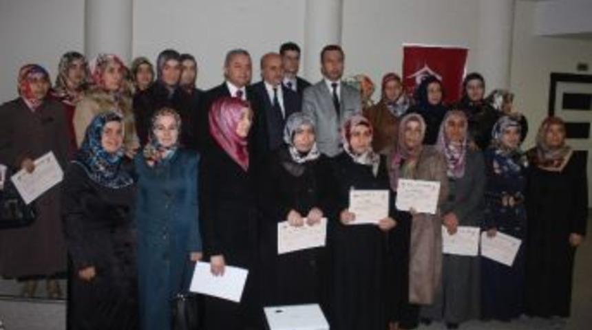 Aileler &lsquo;aile Eğitimi&rsquo; Sertifikalarını Aldı