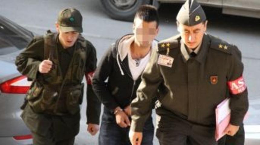 Asker Firarisi Gence 'lastik Kesme' G&ouml;zaltısı