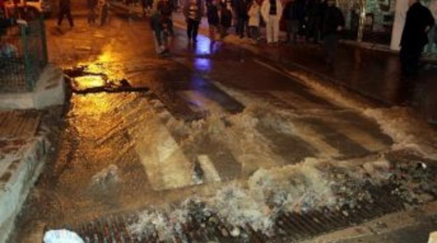 Samsun&rsquo;da İ&ccedil;me Suyu Borusu Patladı