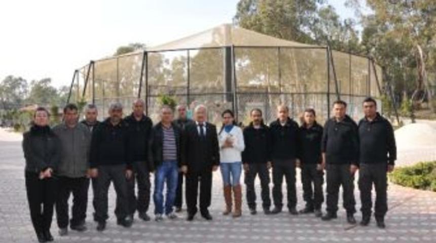 B&ouml;lgenin Tek Hayvanat Bah&ccedil;esi Ziyaret&ccedil;i Akınına Uğradı