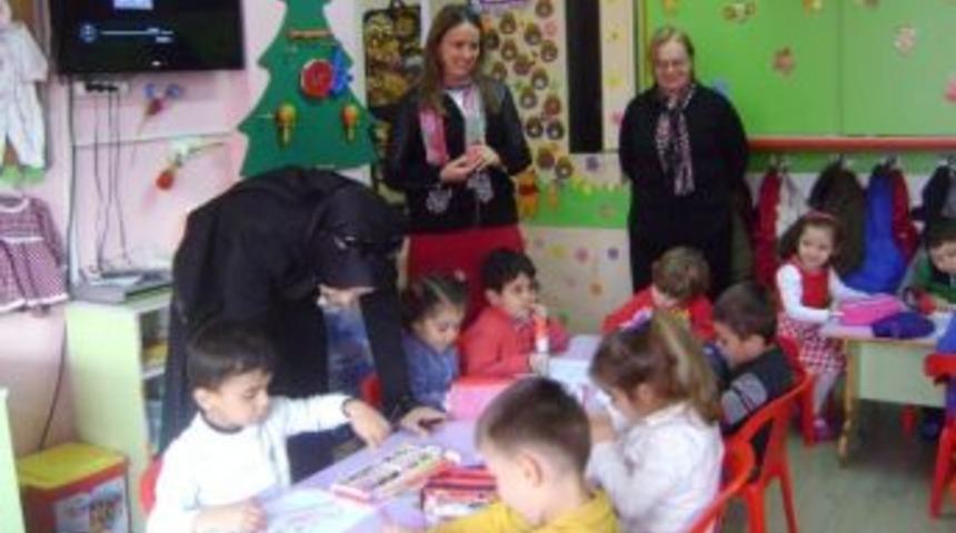 Vali&rsquo;nin Eşi Zeliha Su Ş&uuml;kran &Ouml;ney Anaokulu Ziyaret Etti