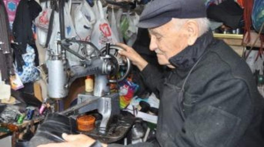 (&ouml;zel) - Yarım Asrı Aşan Ayakkabı Tamirciliği