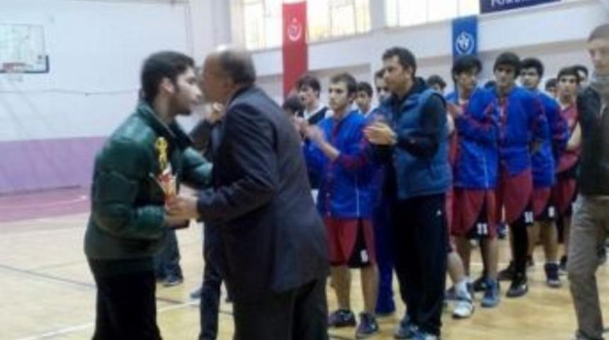 Boz&uuml;y&uuml;k İmkb Anadolu Lisesi Basketbol Takımı İl &Uuml;&ccedil;&uuml;nc&uuml;s&uuml; Oldu