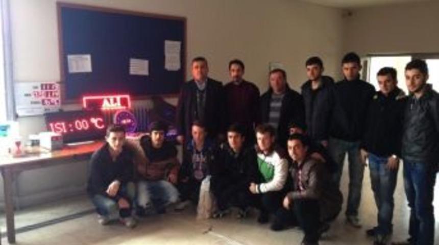 &Ouml;ğrenciler, Elektronik Malzemeler &Uuml;rettiler