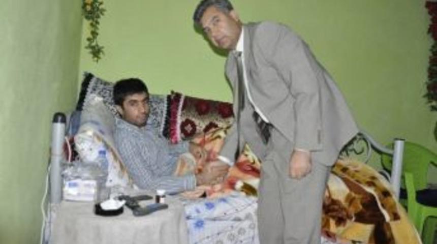 Kaymakam, Askerde Ayağını Kaybeden Askeri Ziyaret Etti