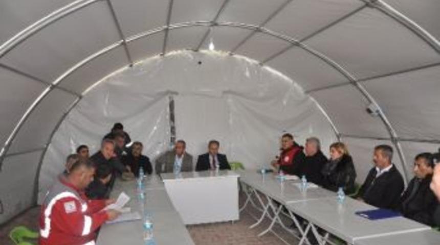 Suriyeli Kamplarından Sorumlu Vali Dalmaz, Nusaybin&rsquo;deki Kampta İncelemelerde Bulundu