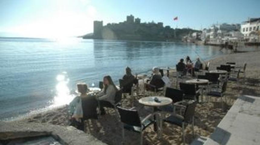 Yağmurun Ardından A&ccedil;an G&uuml;neş Sevindirdi