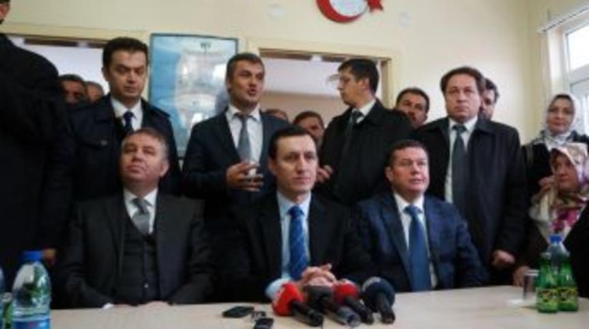 İşler: Hoşg&ouml;r&uuml;yle Hareket Edilmeli, &Ouml;ncelik &Uuml;lke &Ccedil;ıkarları Olmalı