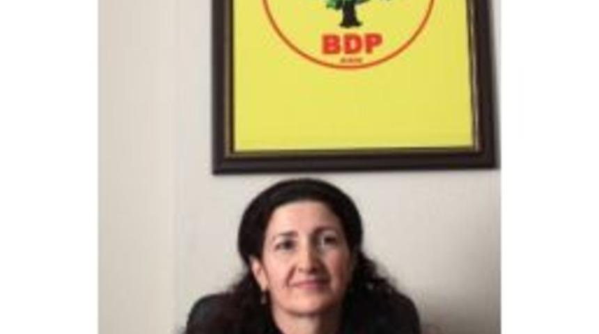 Cezaevinden &Ccedil;ıkan G&uuml;lser Yıldırım Eski Cezaevi Arkadaşlarıyla Hasret Giderdi