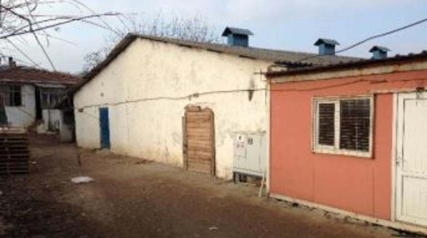 İspirto İ&ccedil;en İş&ccedil;ilerin &Ccedil;alıştığı At&ouml;lyenin Sahipleri Adliyeye Sevk Edildi