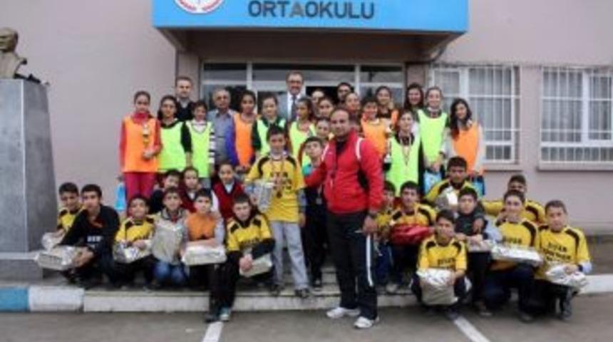 Başkan Kara&ccedil;oban'dan Spoculara &Ouml;d&uuml;l