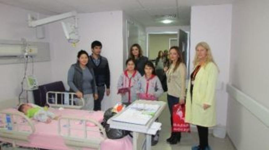 L&ouml;semi Hastası &Ccedil;ocuklara Yeni Yıl Hediyesi