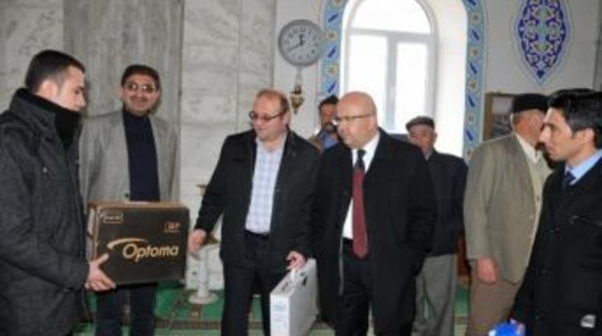 Afyonkarahisar&rsquo;da Merkeze Bağlanan Mahallelerin Camilerine Belediye El Attı