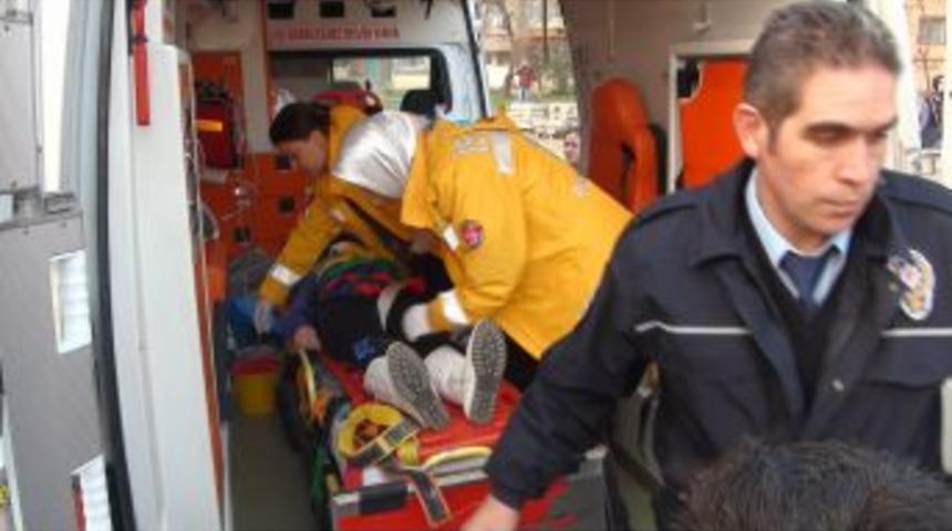 Kavşakta Hız Kesmeyen Ara&ccedil;lar &Ccedil;arpıştı