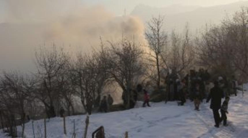 Hakkari&rsquo;deki Olaylar Sırasında Ot Yangını &Ccedil;ıktı