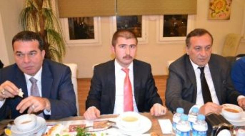 &Uuml;lk&uuml; Ocakları&rsquo;ndan Dayanışma Yemeği