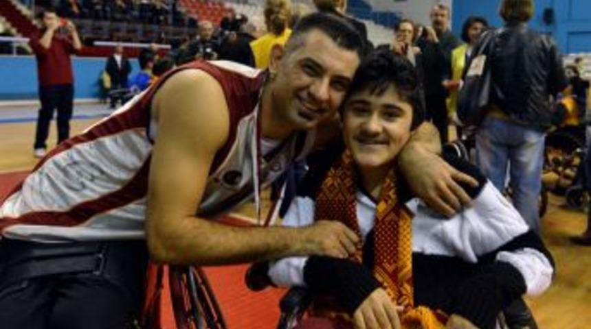 Engelsiz Aslanlara Başarı &Ouml;d&uuml;l&uuml; Verildi