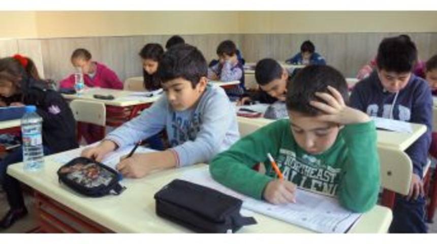 Işık Dershaneleri'nin Ilk Adım Sınavı B&uuml;y&uuml;k Ilgi G&ouml;rd&uuml;