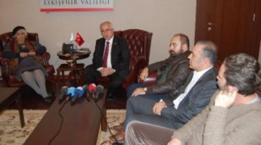 &lsquo;yunus Emre-aşkın Sesi&rsquo; Film Ekibinden Vali Tuna&rsquo;ya Ziyaret