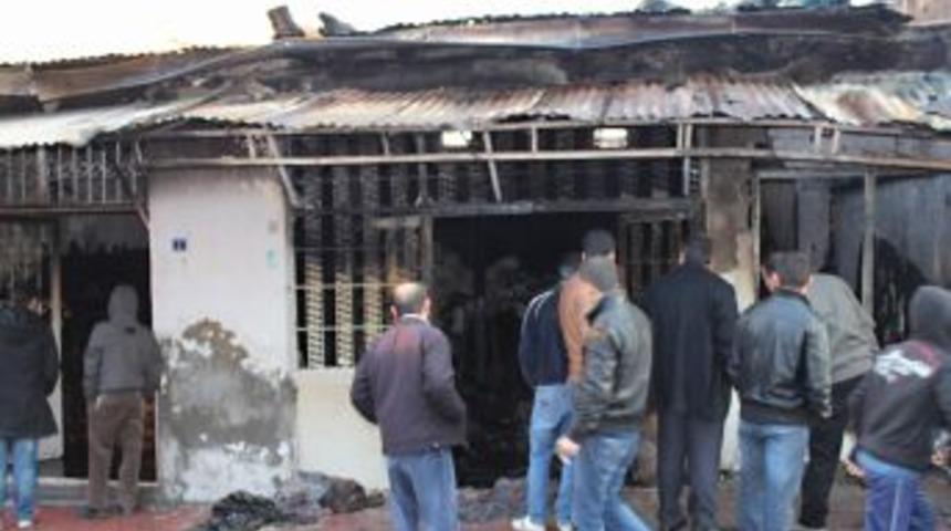 Siirt'te Elektrik Kontağından &Ccedil;ıkan Yangın Maddi Hasara Neden Oldu