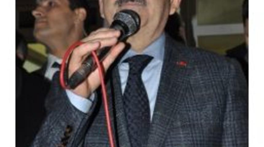 Bakan M&uuml;ezzinoğlu, Roman Vatandaşlarla Bir Araya Geldi