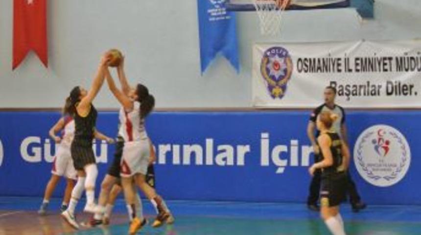 As Osmaniye Kendi Sahasında Yenildi