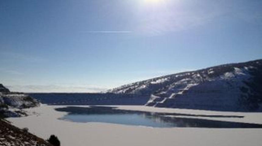 K&ouml;se Barajı Buz Tuttu