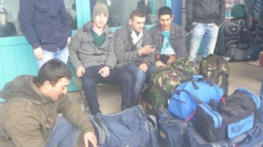 Bilecik Otogarında Asker Yoğunluğu