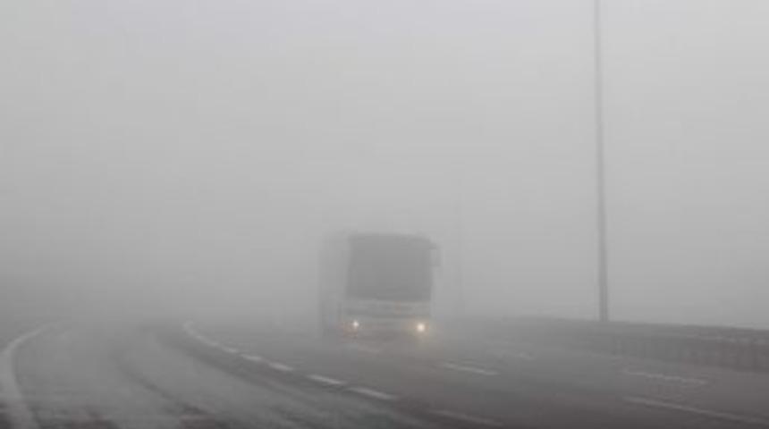 Kocaeli'de Yoğun Sis Hayatı Olumsuz Etkiliyor