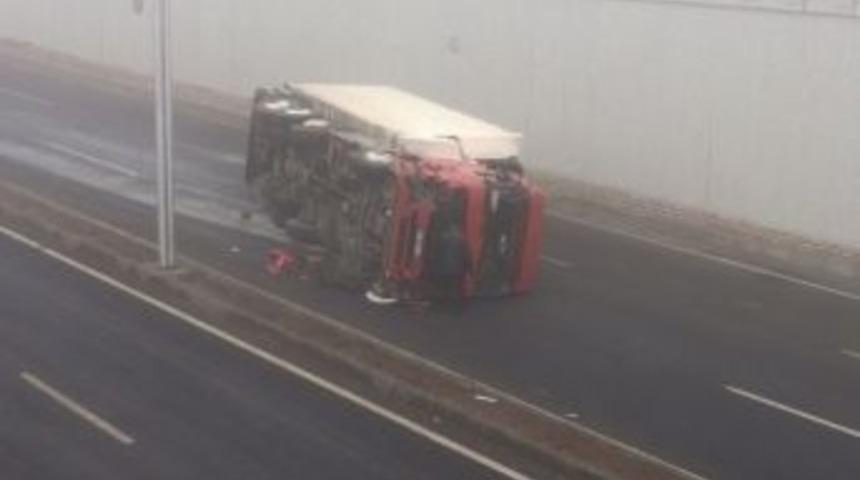 Diyarbakır&rsquo;da Aşırı Sis Kazaya Neden Oldu