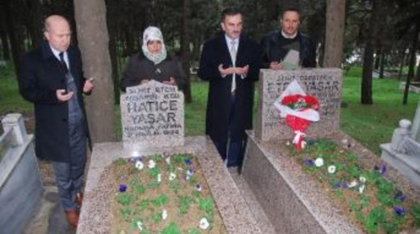 Şehit &Ouml;ğretmen Ve Kızının Mezarı Yenilendi