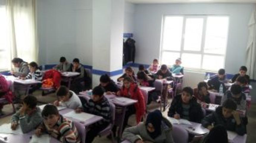 Dershanelerin Indirim Sınavları Yoğun Ilgi G&ouml;r&uuml;yor