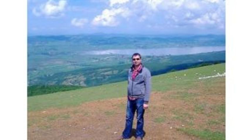 Taksi Şof&ouml;r&uuml; Aracında &Ouml;l&uuml; Bulundu