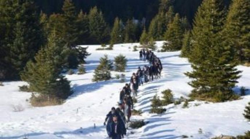 İzciler Uludağ'ın Zirvesinde Sarıkamış Şehitlerini Andı