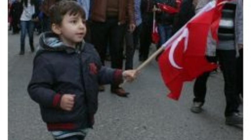 Sarıkamış Şehiteleri İ&ccedil;in Y&uuml;r&uuml;d&uuml;ler