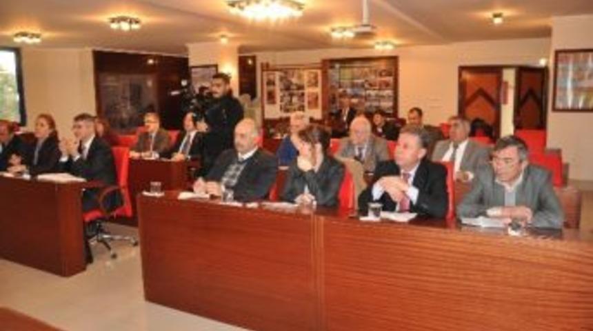 Yılın İlk Toplantısı 8 Eksikle Yapıldı