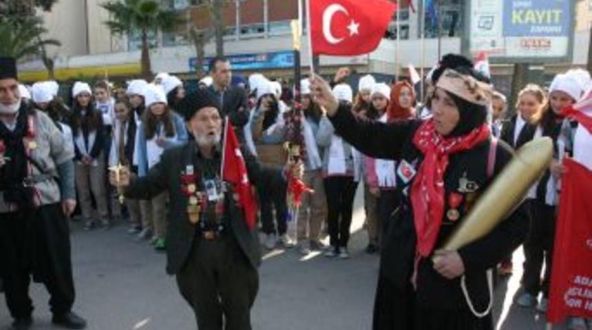 Adana'da Olaylı T&ouml;ren, Vali Coş Yine Protesto Edildi