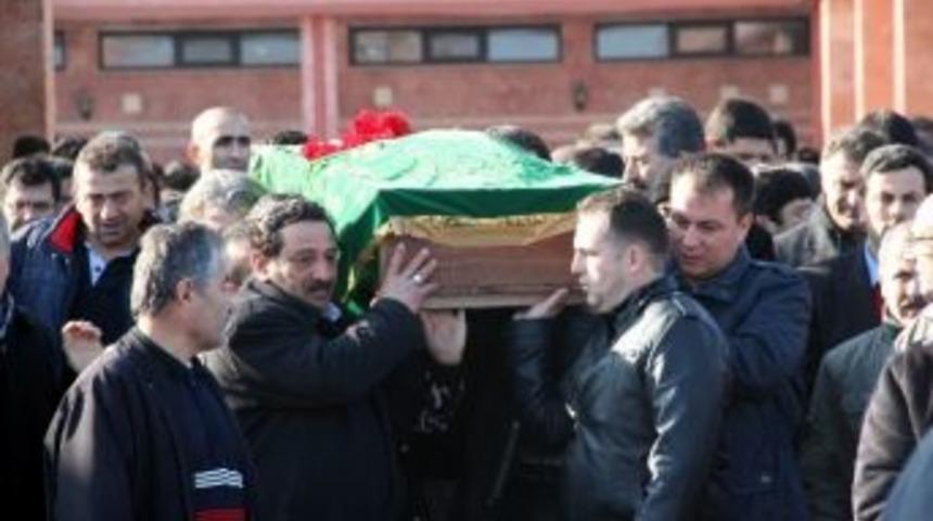 Hayatını Kaybeden &Ouml;ğretim &Uuml;yesi İ&ccedil;in T&ouml;ren D&uuml;zenlendi