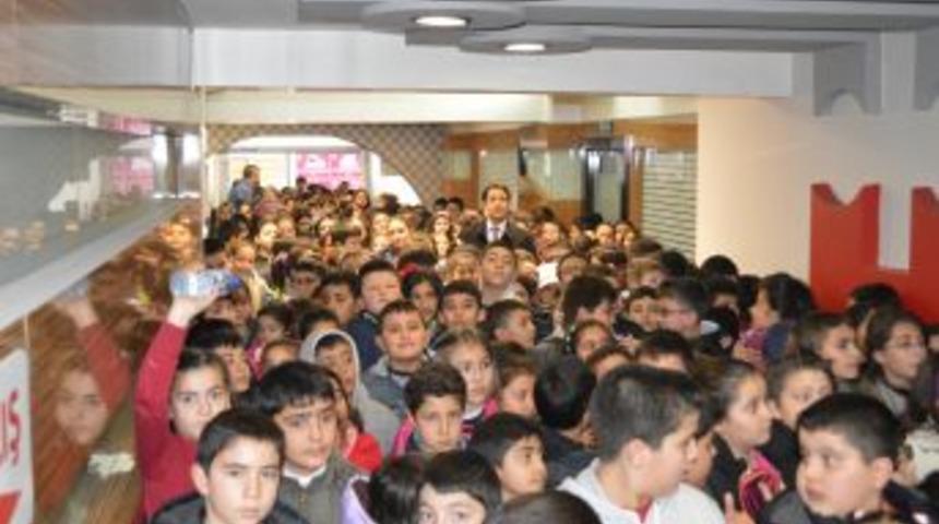 Kayseri'de Dershanenin Deneme Sınavına 83 Bin Kişi Girdi