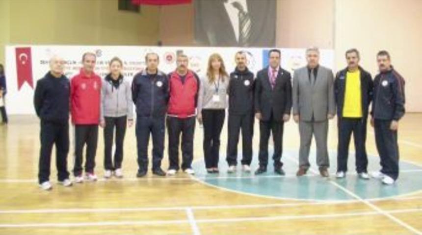 Denizli'de Cezaevlerinde Spor Şenliği Yapıldı