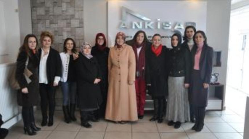 ANKİSAD Kadın Komitesi &Uuml;yeleri Iş Hukuk Seminerine Katıldı