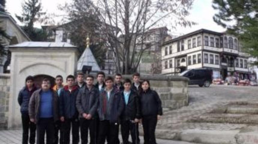 Yalova Anadolu &Ouml;ğretmen Lisesi &Ouml;ğrencileri Taraklı&rsquo;yı Gezdiler