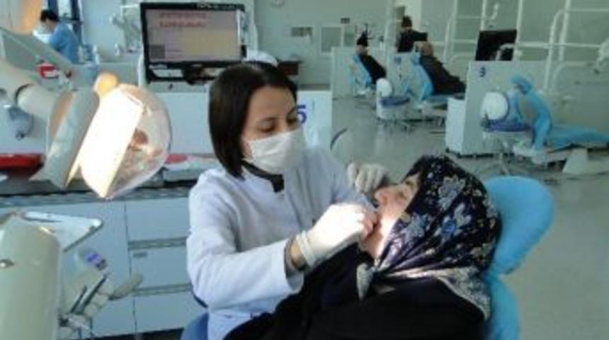 İ.&uuml;., Diş Hekimi Yardımcısı Yetiştirecek