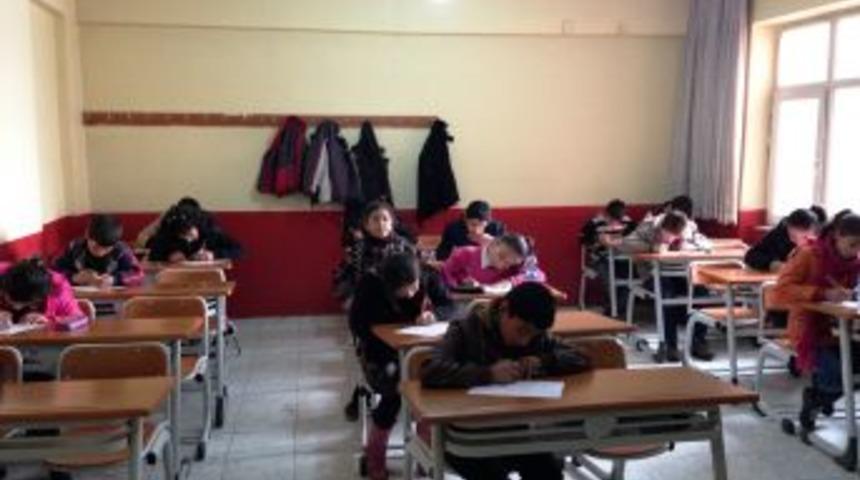 Iğdır'da SBS Sınavına B&uuml;y&uuml;k Ilgi